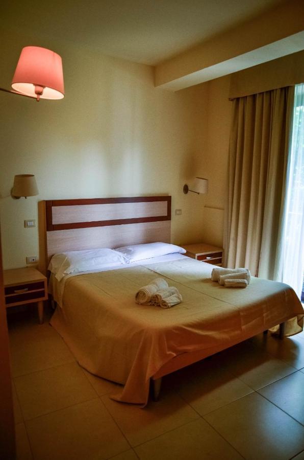 Hotel Milomax エクステリア 写真