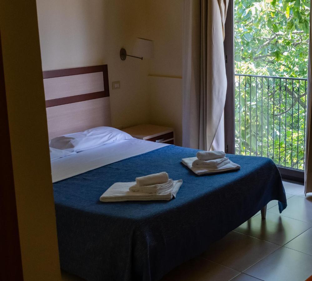 Hotel Milomax エクステリア 写真