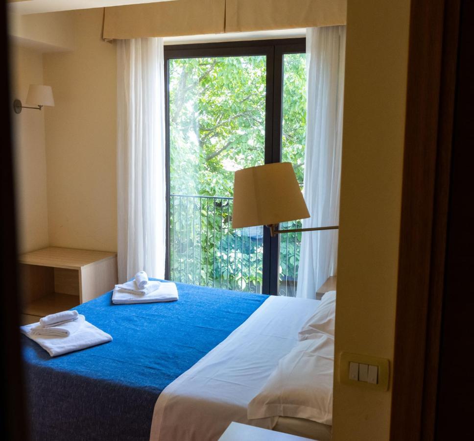 Hotel Milomax エクステリア 写真