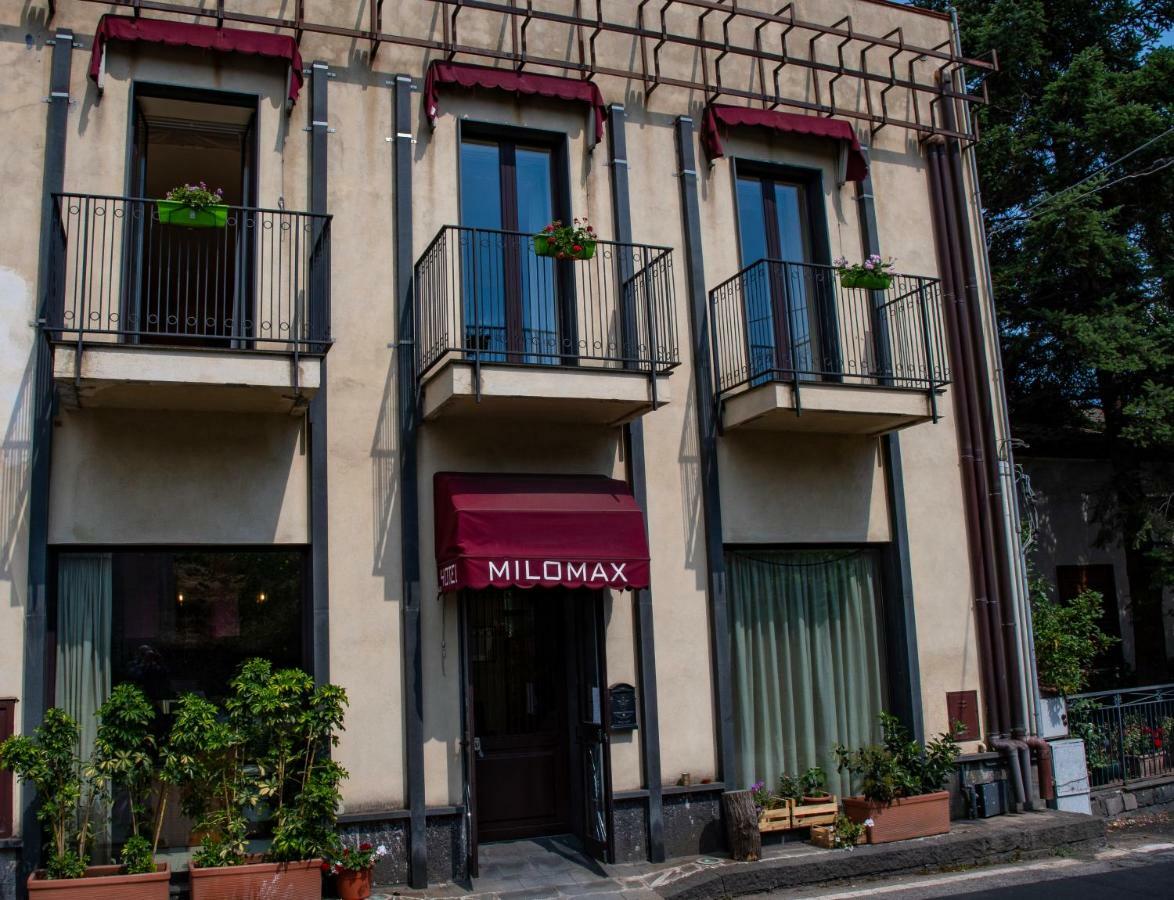 Hotel Milomax エクステリア 写真